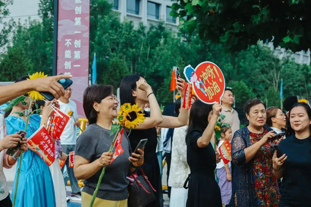 印象邹渤(16)| 中考出征!这一刻,邹渤少年燃爆了-第29张图片-四季读书网