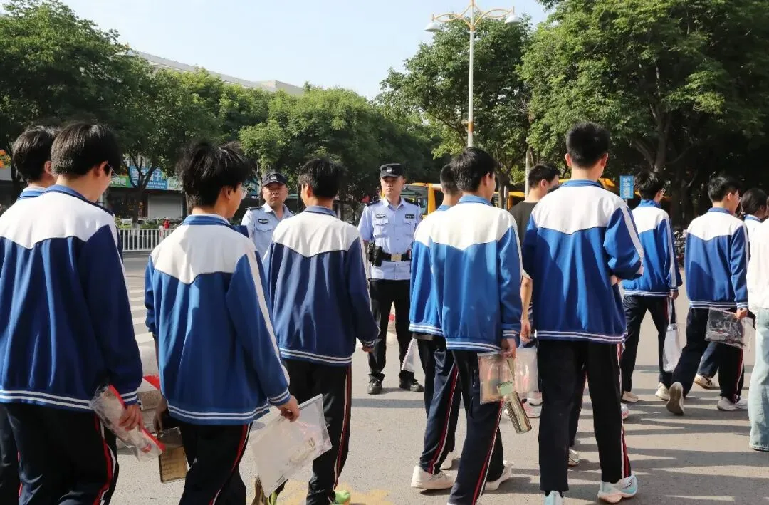 中考全力以“护”,祝你“试”在必得-第3张图片-四季读书网 中考全力以“护”,祝你“试”在必得-第3张图片-四季读书网