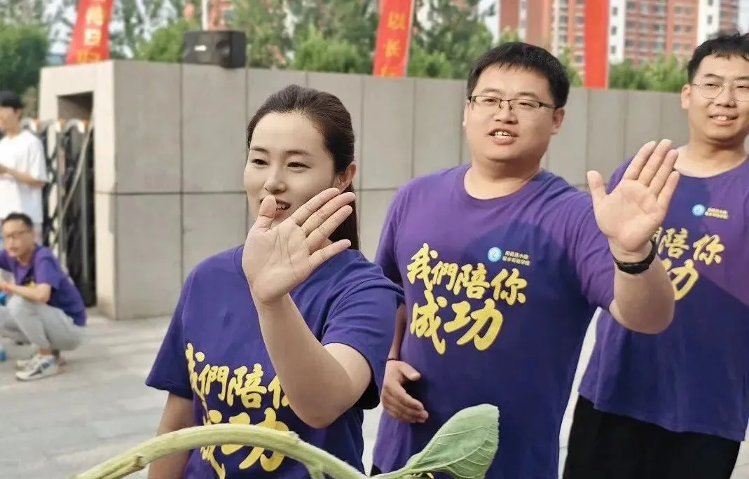 【助力中考·五】以少年之名 赴中考之约 | 阳信县水韵梨乡实验学校举行2026年送考仪式-第7张图片-四季读书网