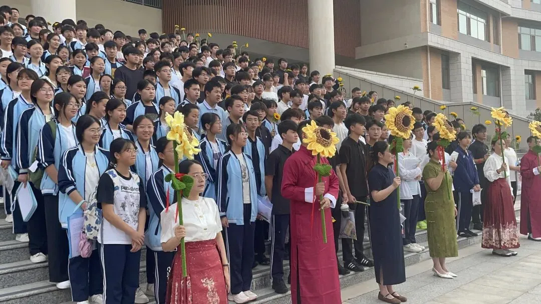 【助力中考·五】以少年之名 赴中考之约 | 阳信县水韵梨乡实验学校举行2026年送考仪式-第35张图片-四季读书网