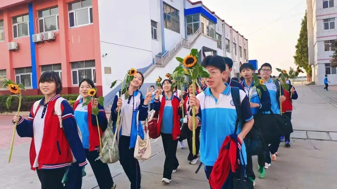 今日中考 | 青春执笔 寿光少年自信出征-第28张图片-四季读书网