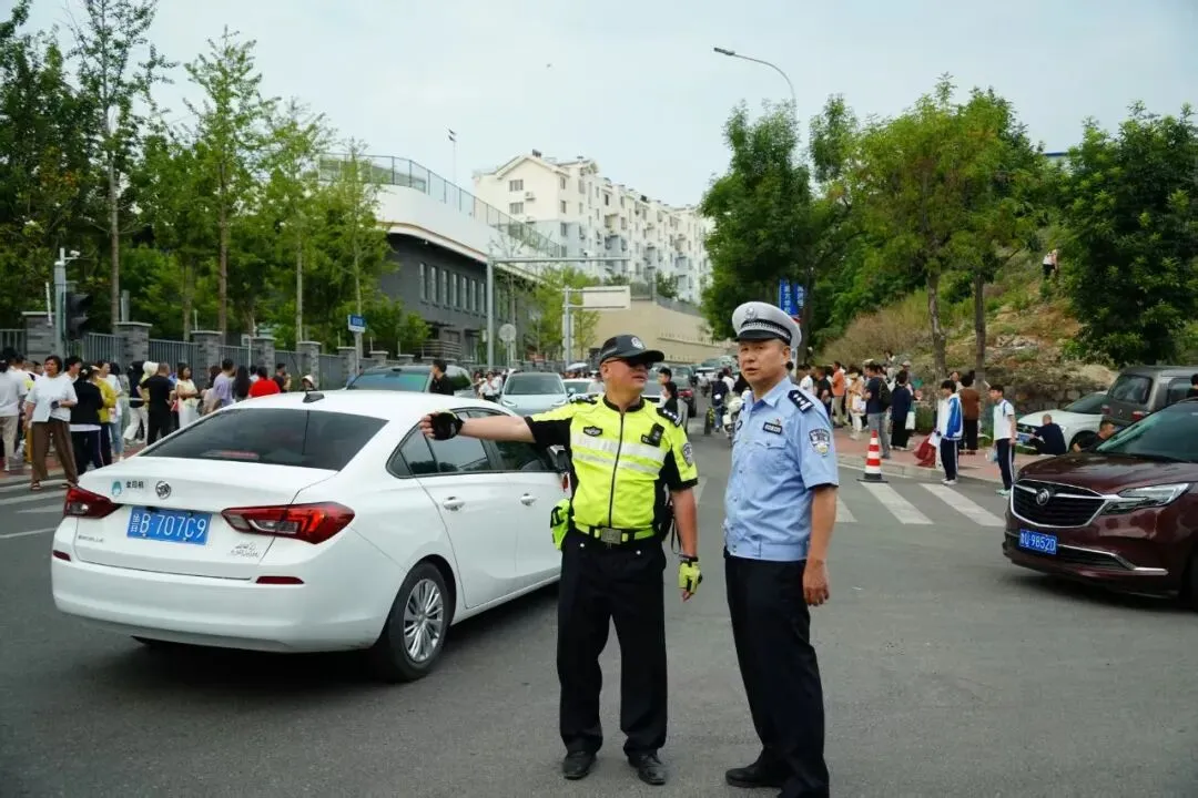 【齐鲁守护】逐梦中考 警色同行-第17张图片-四季读书网 【齐鲁守护】逐梦中考 警色同行-第17张图片-四季读书网