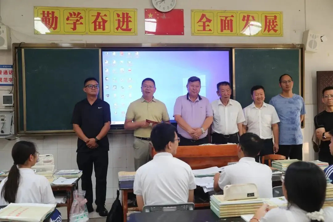 暖心寄语暖人心 鼓足干劲迎中考-第16张图片-四季读书网 暖心寄语暖人心 鼓足干劲迎中考-第16张图片-四季读书网