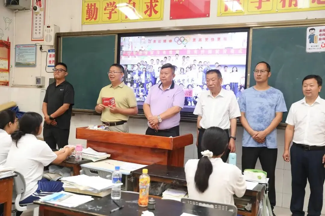 暖心寄语暖人心 鼓足干劲迎中考-第18张图片-四季读书网 暖心寄语暖人心 鼓足干劲迎中考-第18张图片-四季读书网