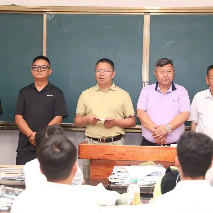 暖心寄语暖人心 鼓足干劲迎中考-第20张图片-四季读书网 暖心寄语暖人心 鼓足干劲迎中考-第20张图片-四季读书网