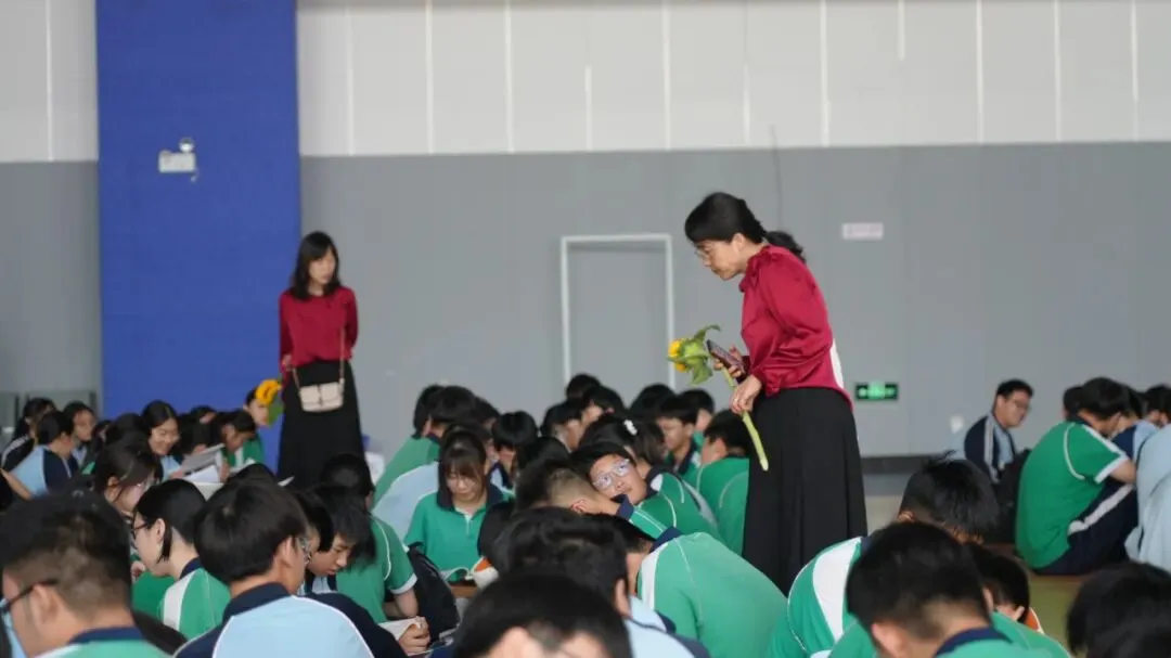 【全环境立德树人】新民·中考|笔锋逐梦行, 乘风跃龙门——2026龙口市新民学校加油!-第40张图片-四季读书网 【全环境立德树人】新民·中考|笔锋逐梦行, 乘风跃龙门——2026龙口市新民学校加油!-第40张图片-四季读书网