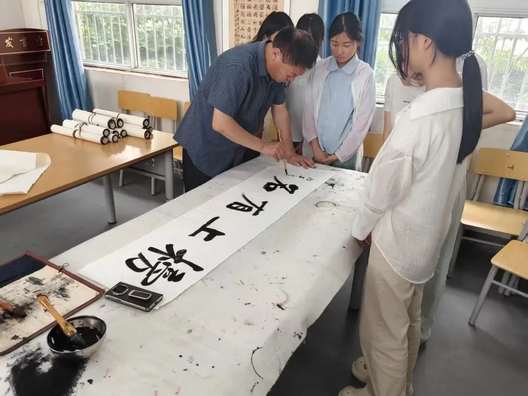 翰墨传祝福 书画助中考-第11张图片-四季读书网