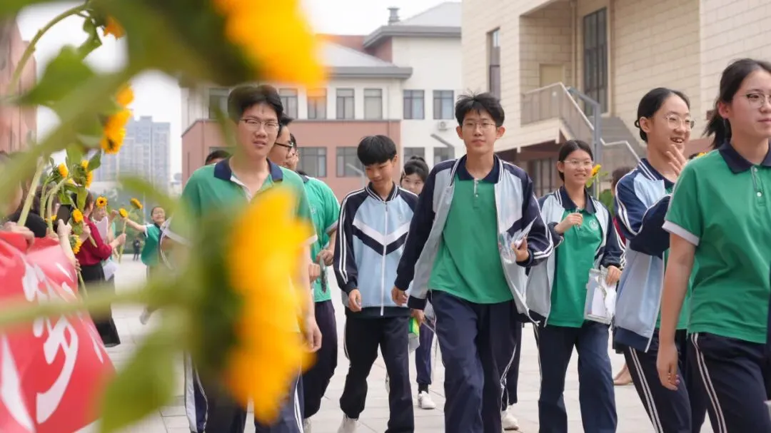 【全环境立德树人】新民·中考|笔锋逐梦行, 乘风跃龙门——2026龙口市新民学校加油!-第54张图片-四季读书网 【全环境立德树人】新民·中考|笔锋逐梦行, 乘风跃龙门——2026龙口市新民学校加油!-第54张图片-四季读书网