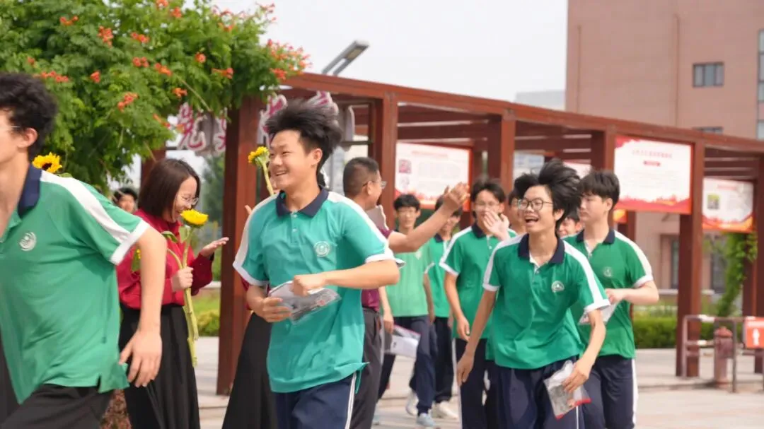 【全环境立德树人】新民·中考|笔锋逐梦行, 乘风跃龙门——2026龙口市新民学校加油!-第55张图片-四季读书网 【全环境立德树人】新民·中考|笔锋逐梦行, 乘风跃龙门——2026龙口市新民学校加油!-第55张图片-四季读书网