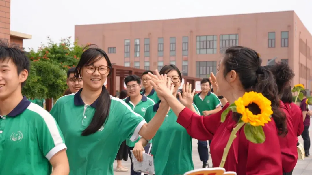 【全环境立德树人】新民·中考|笔锋逐梦行, 乘风跃龙门——2026龙口市新民学校加油!-第56张图片-四季读书网 【全环境立德树人】新民·中考|笔锋逐梦行, 乘风跃龙门——2026龙口市新民学校加油!-第56张图片-四季读书网