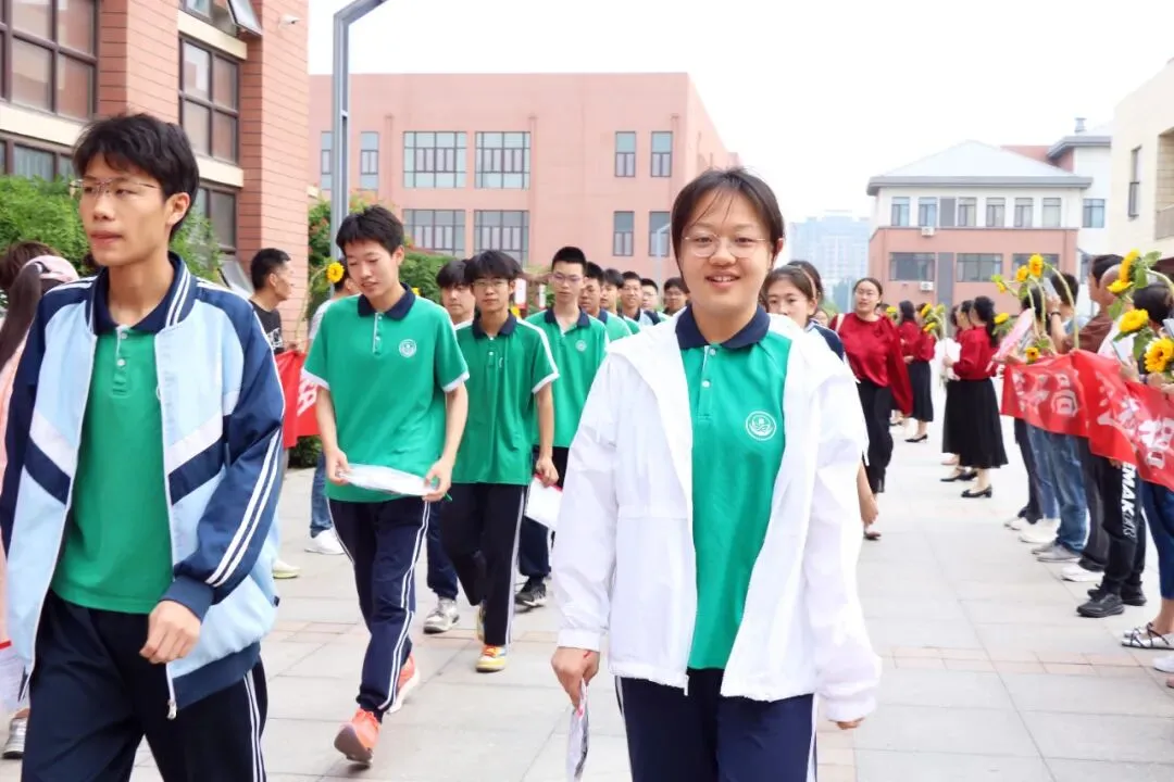 【全环境立德树人】新民·中考|笔锋逐梦行, 乘风跃龙门——2026龙口市新民学校加油!-第58张图片-四季读书网 【全环境立德树人】新民·中考|笔锋逐梦行, 乘风跃龙门——2026龙口市新民学校加油!-第58张图片-四季读书网
