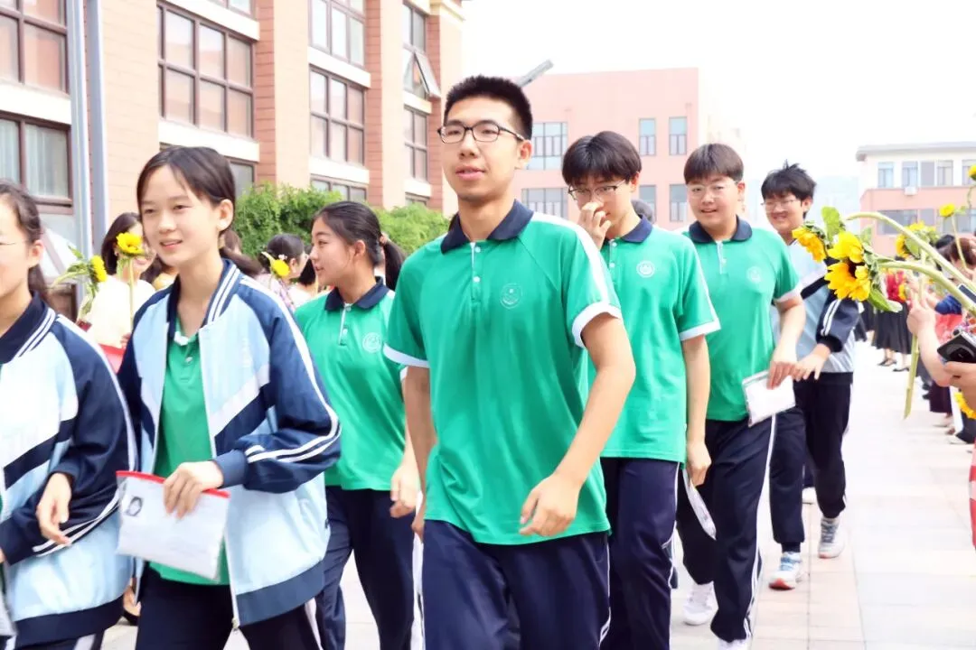 【全环境立德树人】新民·中考|笔锋逐梦行, 乘风跃龙门——2026龙口市新民学校加油!-第59张图片-四季读书网 【全环境立德树人】新民·中考|笔锋逐梦行, 乘风跃龙门——2026龙口市新民学校加油!-第59张图片-四季读书网