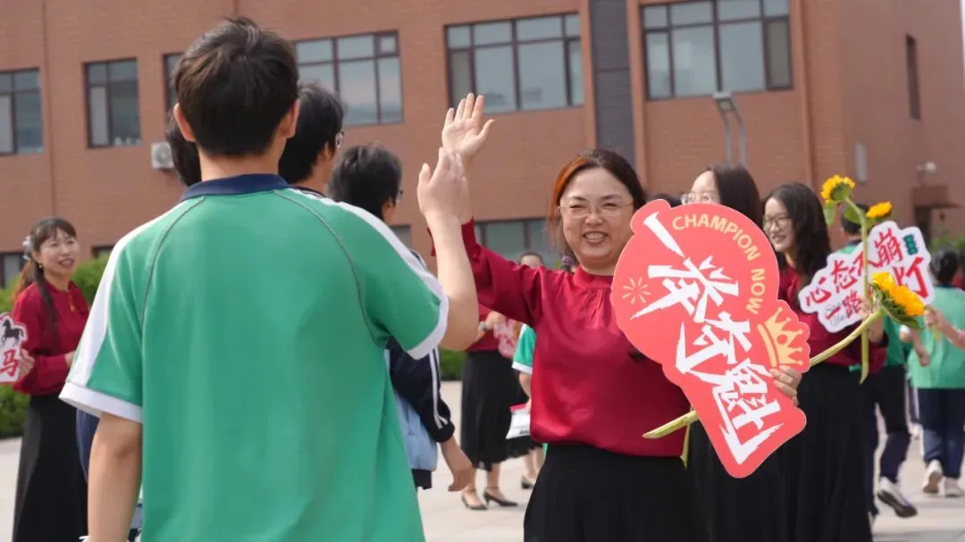 【全环境立德树人】新民·中考|笔锋逐梦行, 乘风跃龙门——2026龙口市新民学校加油!-第62张图片-四季读书网 【全环境立德树人】新民·中考|笔锋逐梦行, 乘风跃龙门——2026龙口市新民学校加油!-第62张图片-四季读书网