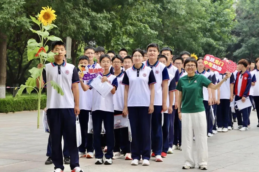中考加油!潍坊中考首日直击→-第9张图片-四季读书网 中考加油!潍坊中考首日直击→-第9张图片-四季读书网