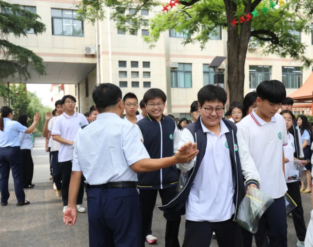 中考加油!潍坊中考首日直击→-第42张图片-四季读书网 中考加油!潍坊中考首日直击→-第42张图片-四季读书网