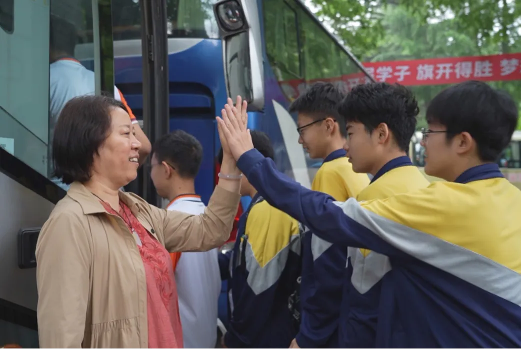 中考加油!潍坊中考首日直击→-第44张图片-四季读书网 中考加油!潍坊中考首日直击→-第44张图片-四季读书网