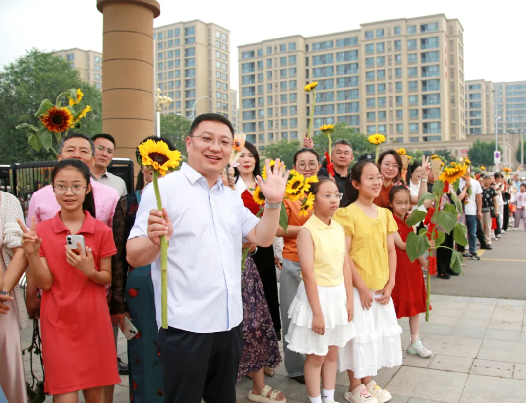 中考加油!潍坊中考首日直击→-第62张图片-四季读书网 中考加油!潍坊中考首日直击→-第62张图片-四季读书网