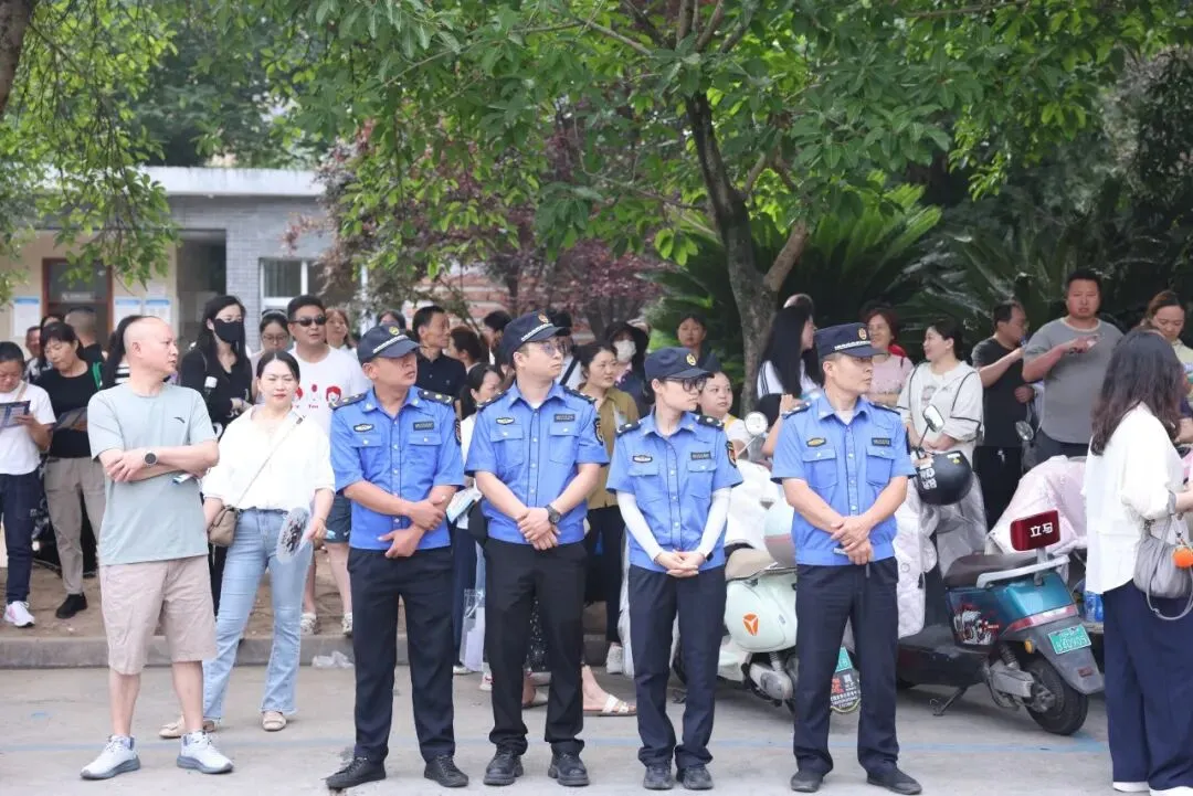 中考首日丨愿少年 落笔生花 所愿皆得-第15张图片-四季读书网 中考首日丨愿少年 落笔生花 所愿皆得-第15张图片-四季读书网