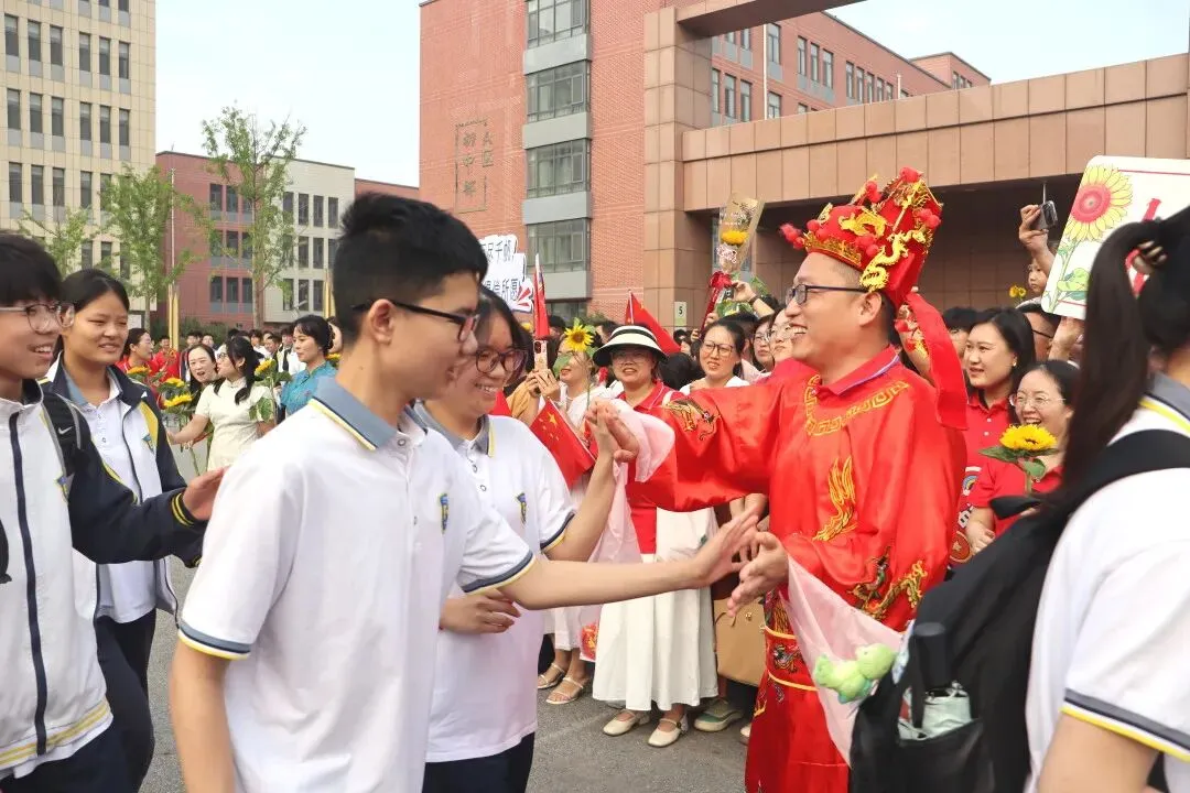 中考加油 | 奔赴盛夏考场,书写年少昂扬-第18张图片-四季读书网