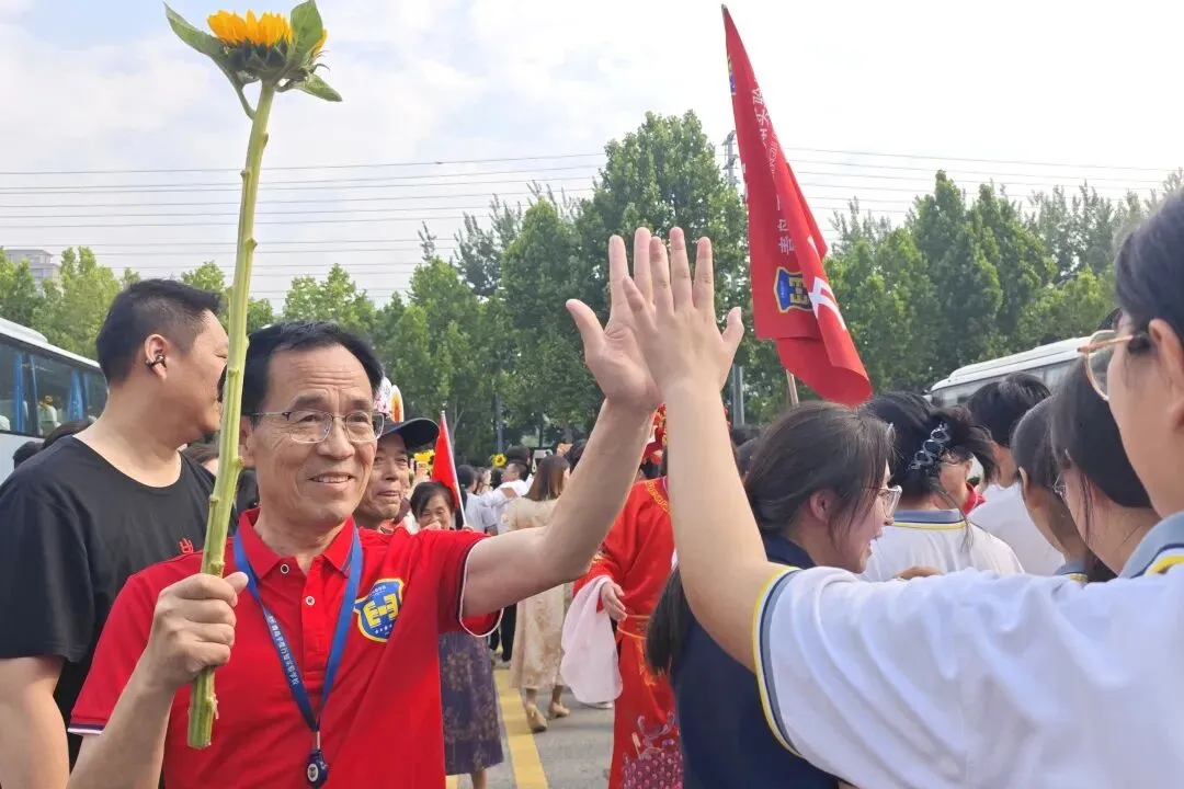 中考加油 | 奔赴盛夏考场,书写年少昂扬-第20张图片-四季读书网