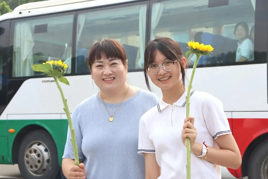 中考加油 | 奔赴盛夏考场,书写年少昂扬-第25张图片-四季读书网
