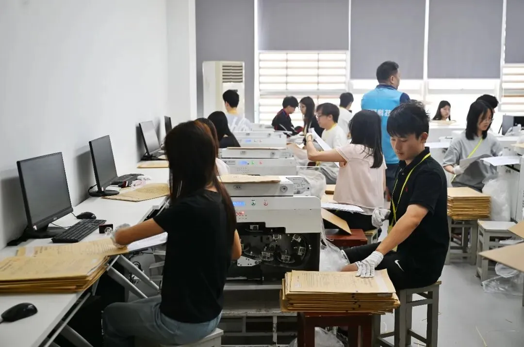 近126万份试卷怎样打分?探访重庆高考评卷现场-第3张图片-四季读书网 近126万份试卷怎样打分?探访重庆高考评卷现场-第3张图片-四季读书网