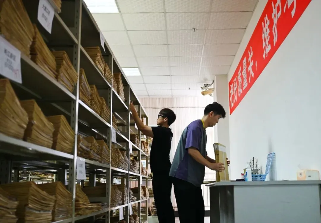 近126万份试卷怎样打分?探访重庆高考评卷现场-第4张图片-四季读书网 近126万份试卷怎样打分?探访重庆高考评卷现场-第4张图片-四季读书网