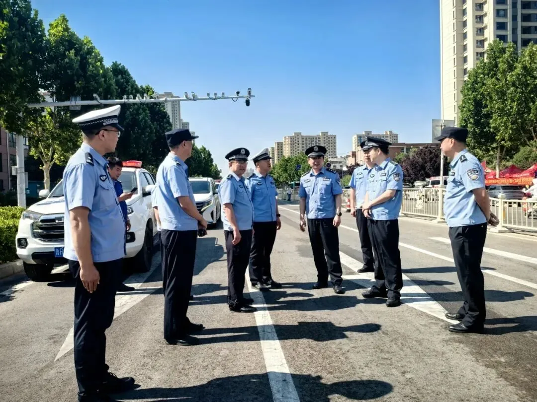 【护航中考】中考首日,巨野公安全力护航,助学子乘风破浪!-第15张图片-四季读书网 【护航中考】中考首日,巨野公安全力护航,助学子乘风破浪!-第15张图片-四季读书网