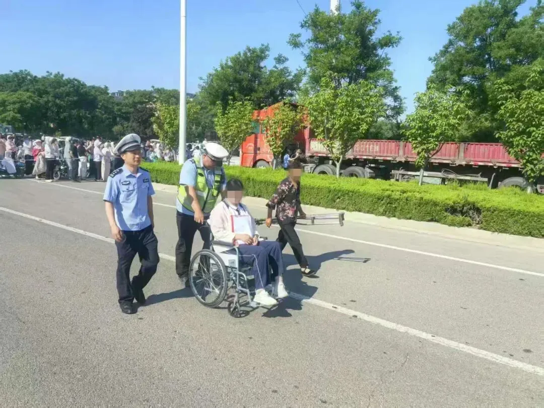 【护航中考】中考首日,巨野公安全力护航,助学子乘风破浪!-第30张图片-四季读书网 【护航中考】中考首日,巨野公安全力护航,助学子乘风破浪!-第30张图片-四季读书网