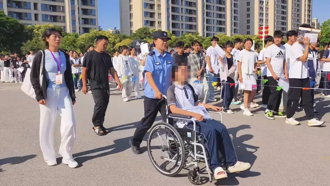 【护航中考】中考首日,巨野公安全力护航,助学子乘风破浪!-第34张图片-四季读书网 【护航中考】中考首日,巨野公安全力护航,助学子乘风破浪!-第34张图片-四季读书网