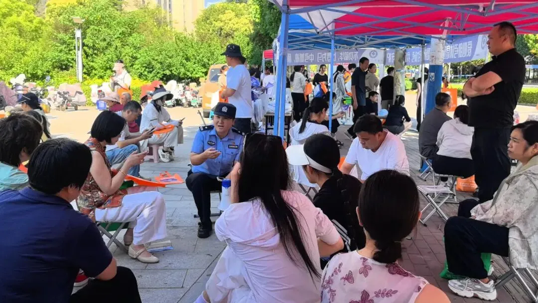 【护航中考】中考首日,巨野公安全力护航,助学子乘风破浪!-第37张图片-四季读书网 【护航中考】中考首日,巨野公安全力护航,助学子乘风破浪!-第37张图片-四季读书网