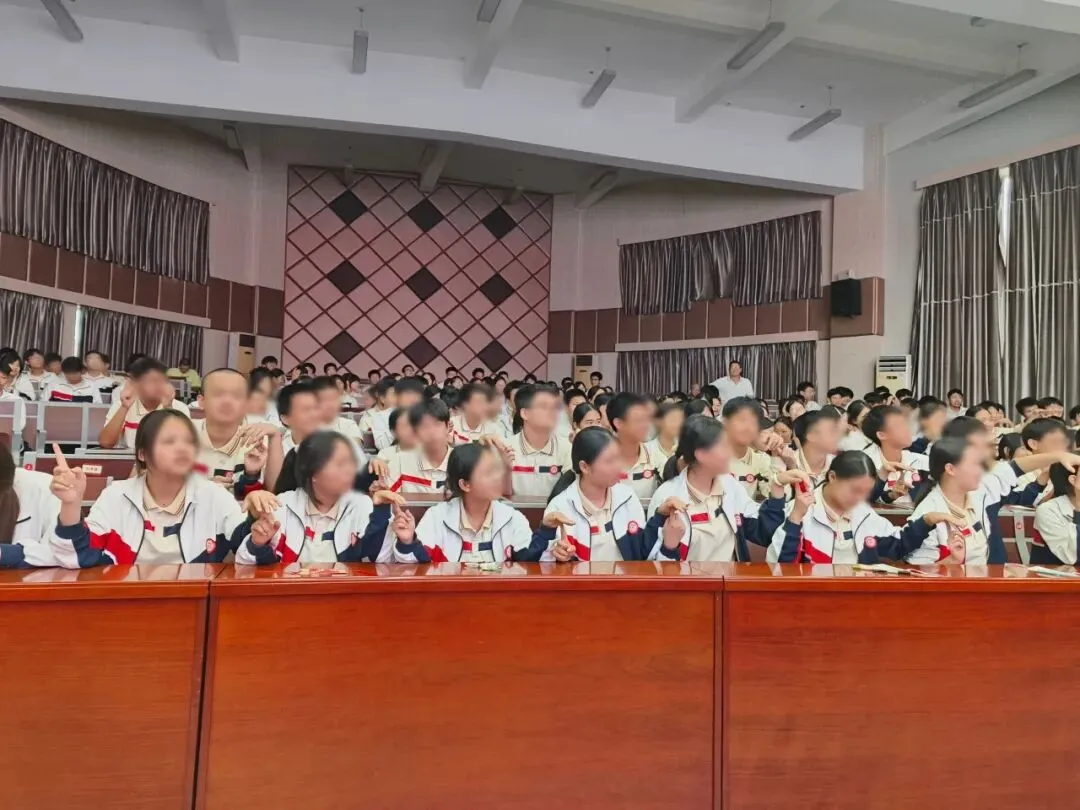 【未爱守护】两年暖心护航中考 心理辅导伴学子从容逐梦-第11张图片-四季读书网 【未爱守护】两年暖心护航中考 心理辅导伴学子从容逐梦-第11张图片-四季读书网