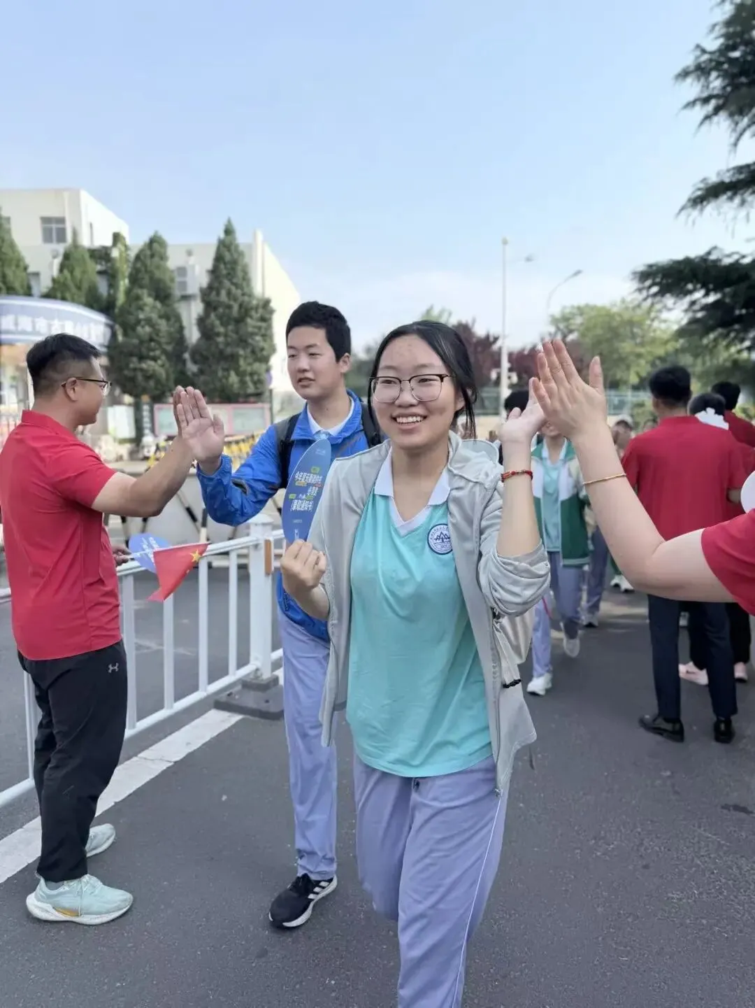 中考首日,爱意满程-第42张图片-四季读书网