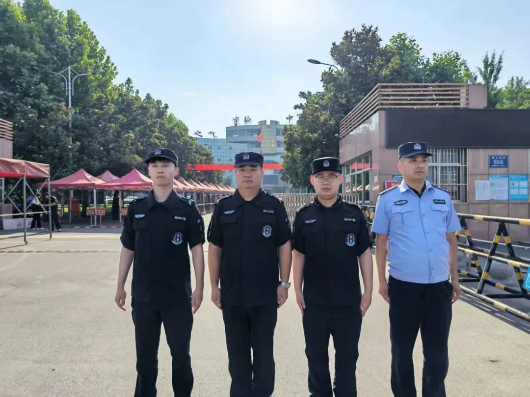 中考首日,邹城公安守护如约而至-第13张图片-四季读书网 中考首日,邹城公安守护如约而至-第13张图片-四季读书网