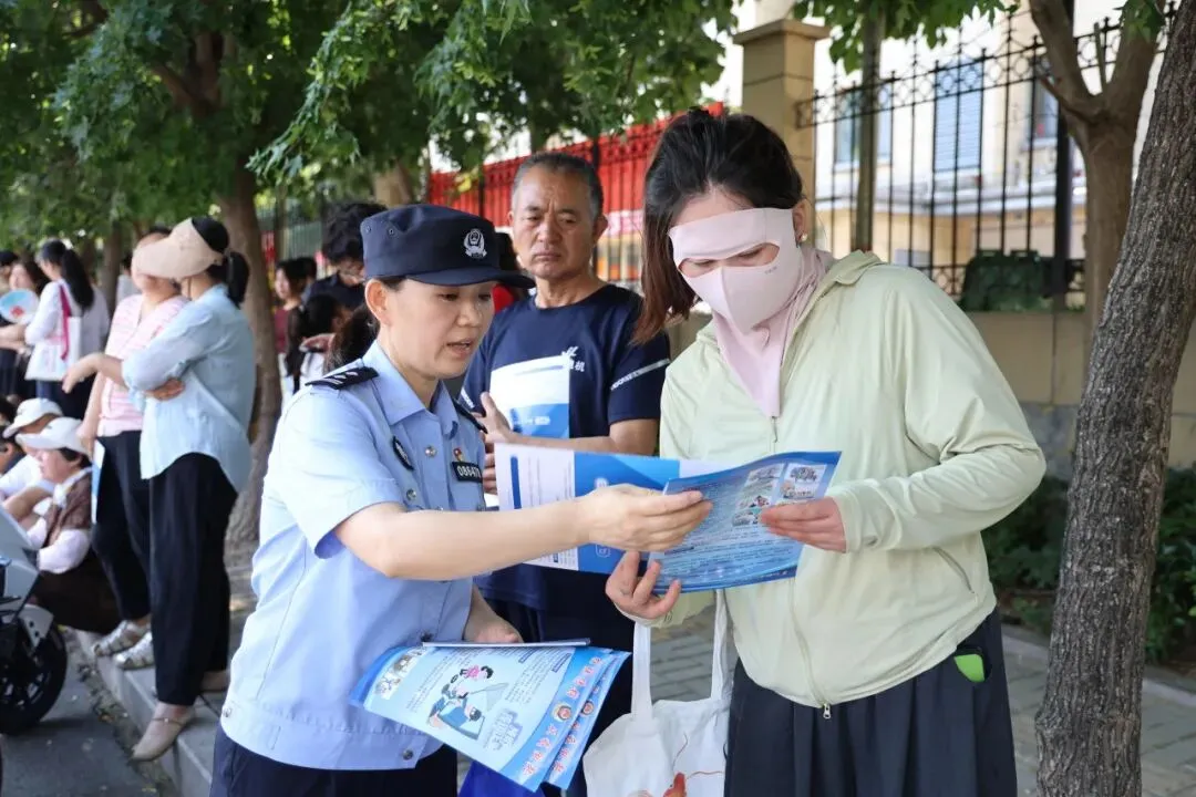 中考首日,邹城公安守护如约而至-第23张图片-四季读书网 中考首日,邹城公安守护如约而至-第23张图片-四季读书网