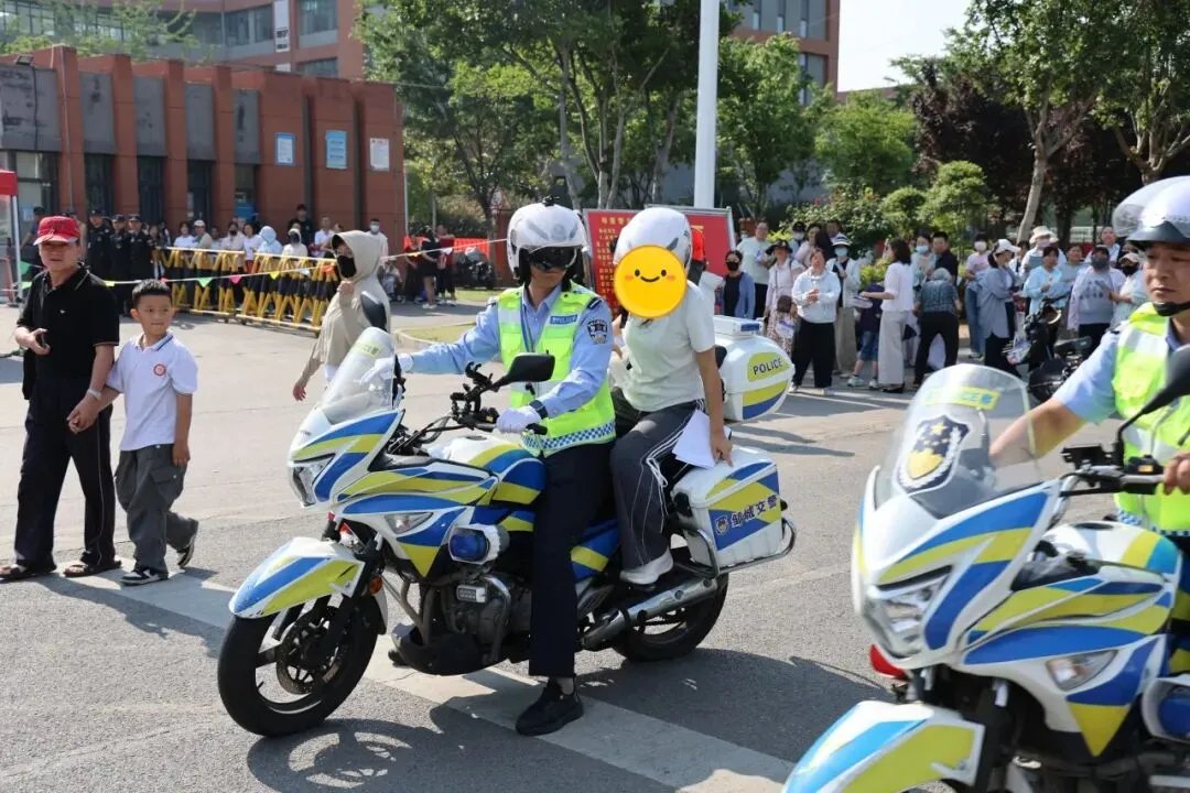 中考首日,邹城公安守护如约而至-第27张图片-四季读书网 中考首日,邹城公安守护如约而至-第27张图片-四季读书网