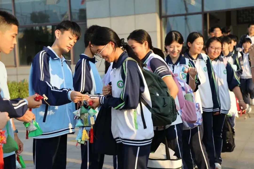 中考拍了拍你:这一次,换你上场��-第13张图片-四季读书网 中考拍了拍你:这一次,换你上场��-第13张图片-四季读书网