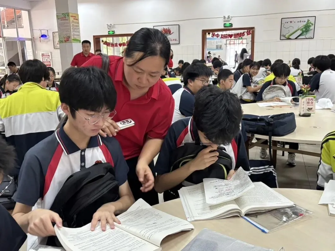 中考加油丨为青春交卷,为人生开卷!-第23张图片-四季读书网 中考加油丨为青春交卷,为人生开卷!-第23张图片-四季读书网