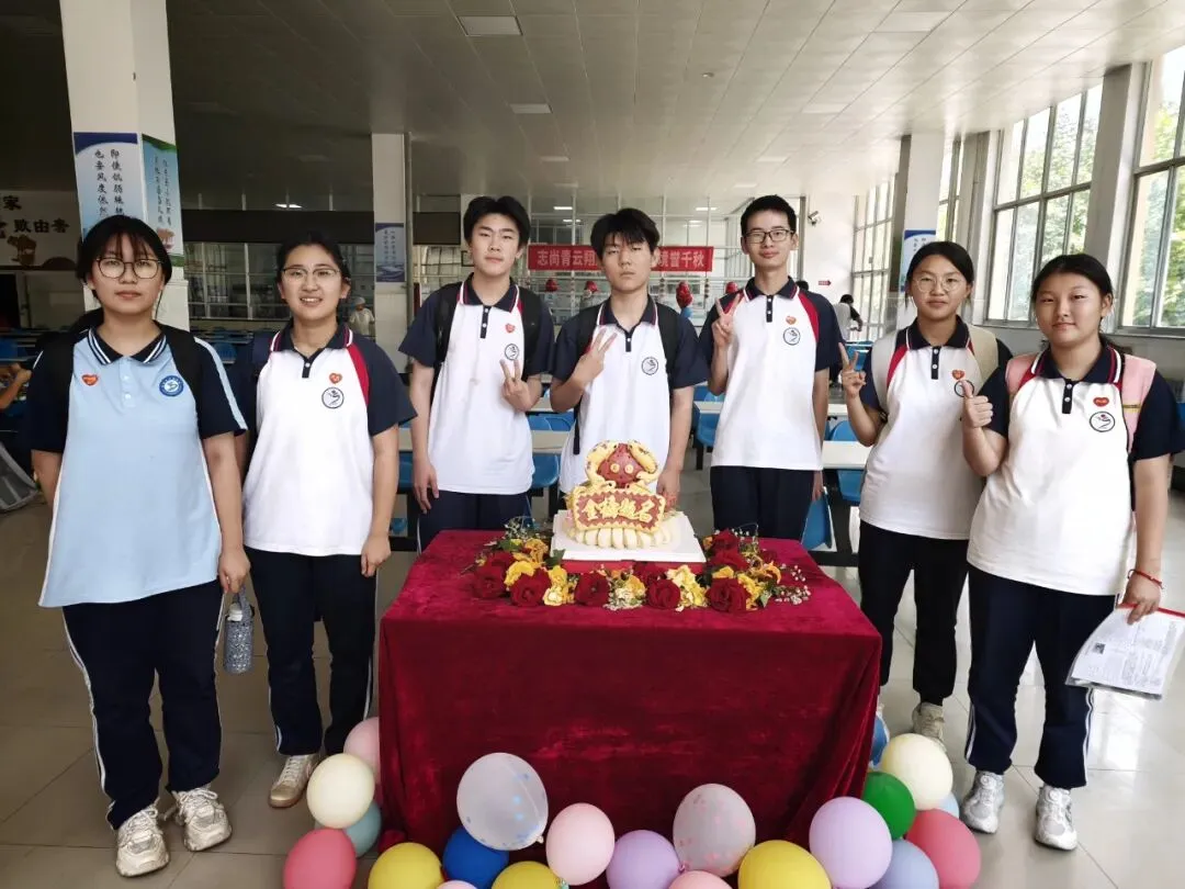中考加油丨为青春交卷,为人生开卷!-第31张图片-四季读书网 中考加油丨为青春交卷,为人生开卷!-第31张图片-四季读书网