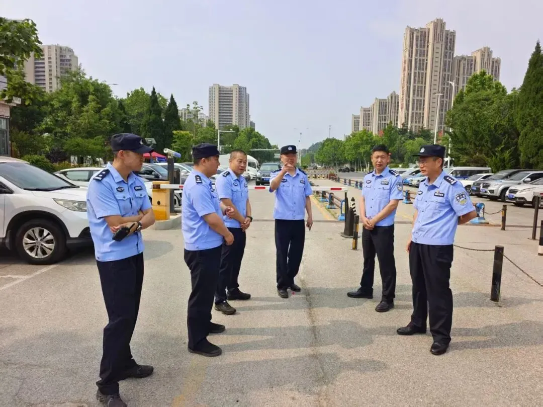 “警”随中考!莱山公安“护考BUFF”已加满!-第3张图片-四季读书网