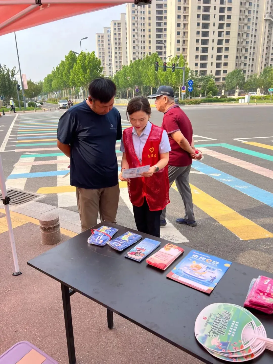 护航中考 志愿同行!东营莱商村镇银行志愿服务为青春追梦保驾护航-第25张图片-四季读书网 护航中考 志愿同行!东营莱商村镇银行志愿服务为青春追梦保驾护航-第25张图片-四季读书网