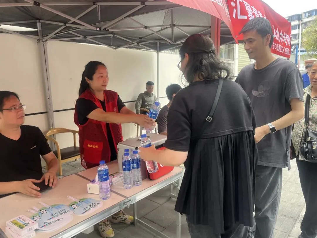 三大行动,全程守护!牛市口街道交出中考保障“暖心答卷”-第7张图片-四季读书网 三大行动,全程守护!牛市口街道交出中考保障“暖心答卷”-第7张图片-四季读书网