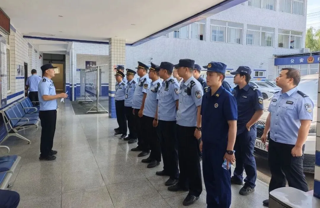 中考加油!彭州公安为青春保驾护航-第4张图片-四季读书网 中考加油!彭州公安为青春保驾护航-第4张图片-四季读书网