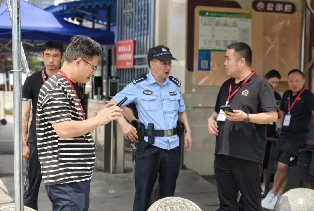 中考加油!彭州公安为青春保驾护航-第8张图片-四季读书网 中考加油!彭州公安为青春保驾护航-第8张图片-四季读书网