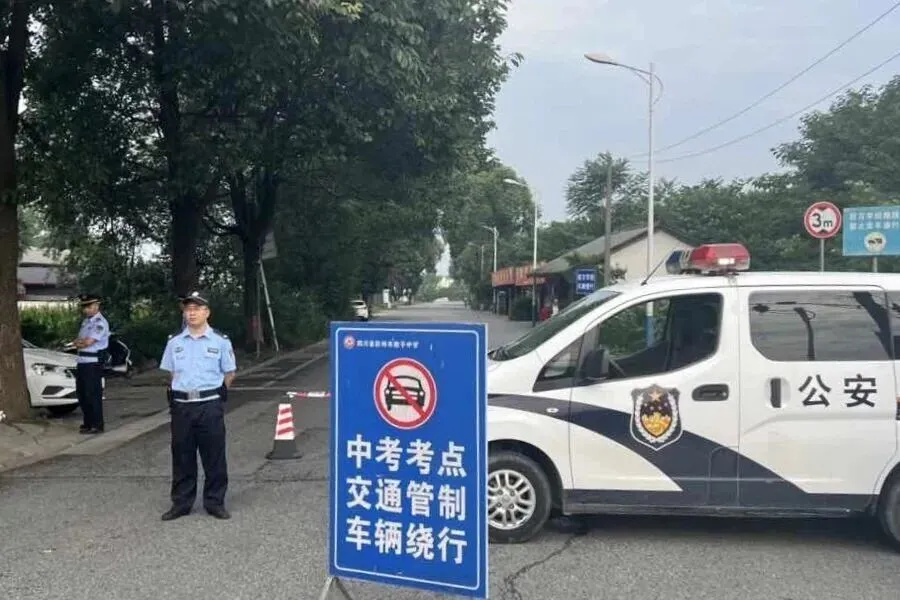 中考加油!彭州公安为青春保驾护航-第9张图片-四季读书网 中考加油!彭州公安为青春保驾护航-第9张图片-四季读书网