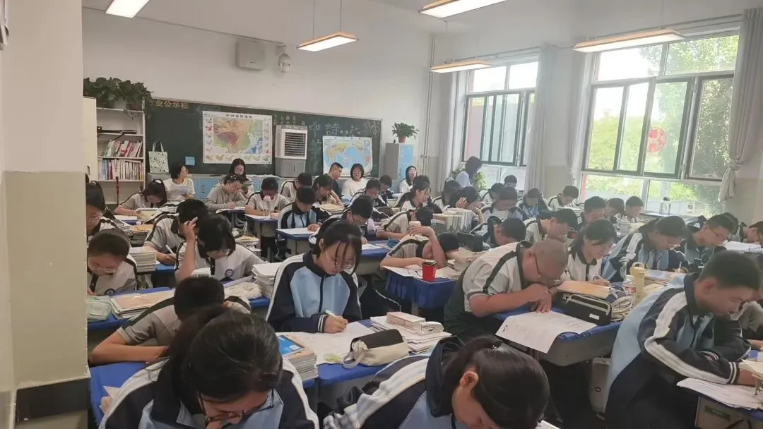 把脉中考精准施策 吸纳良策聚力冲刺——青山区第九中学开展专项教研活动-第26张图片-四季读书网 把脉中考精准施策 吸纳良策聚力冲刺——青山区第九中学开展专项教研活动-第26张图片-四季读书网
