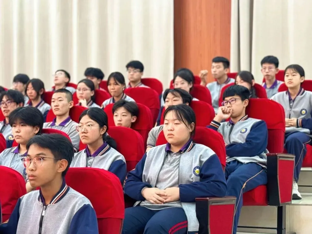 凝心聚力,决胜中考|泰华中学初三考前冲刺动员大会圆满落幕-第5张图片-四季读书网 凝心聚力,决胜中考|泰华中学初三考前冲刺动员大会圆满落幕-第5张图片-四季读书网