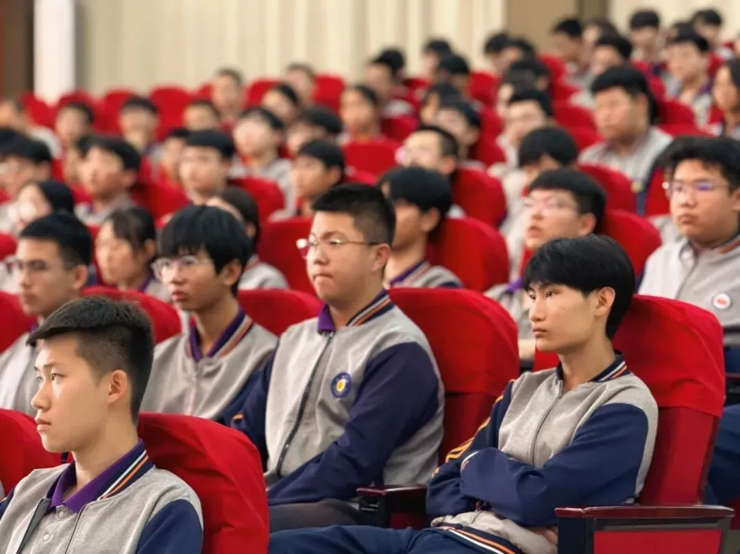 凝心聚力,决胜中考|泰华中学初三考前冲刺动员大会圆满落幕-第7张图片-四季读书网 凝心聚力,决胜中考|泰华中学初三考前冲刺动员大会圆满落幕-第7张图片-四季读书网