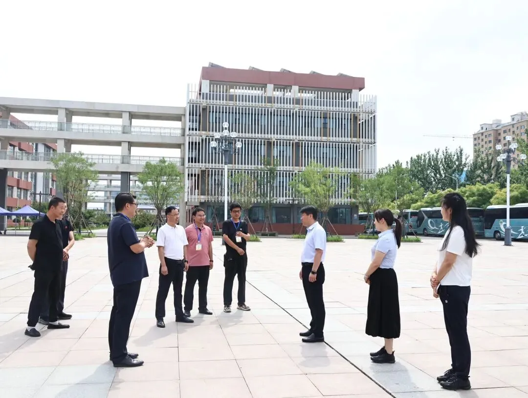 暖心护航中考!兴福镇领导干部看望慰问中考师生-第3张图片-四季读书网