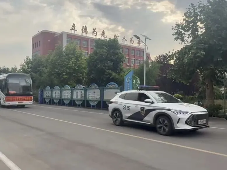 暖心护航中考!兴福镇领导干部看望慰问中考师生-第4张图片-四季读书网